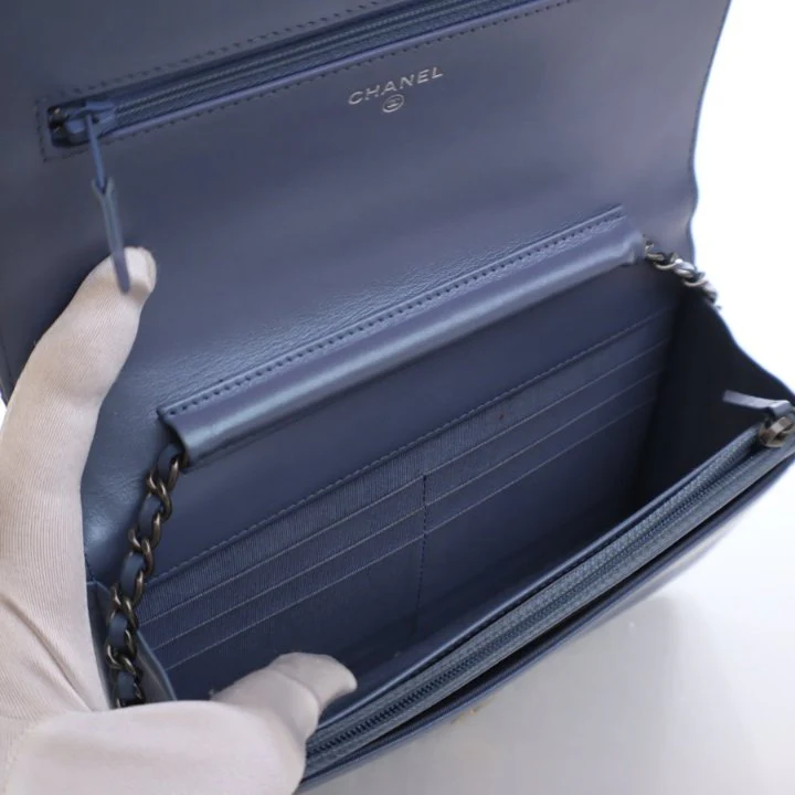 Chanel Calfskin Gabrielle Wallet On Chain (WOC) - Image 13