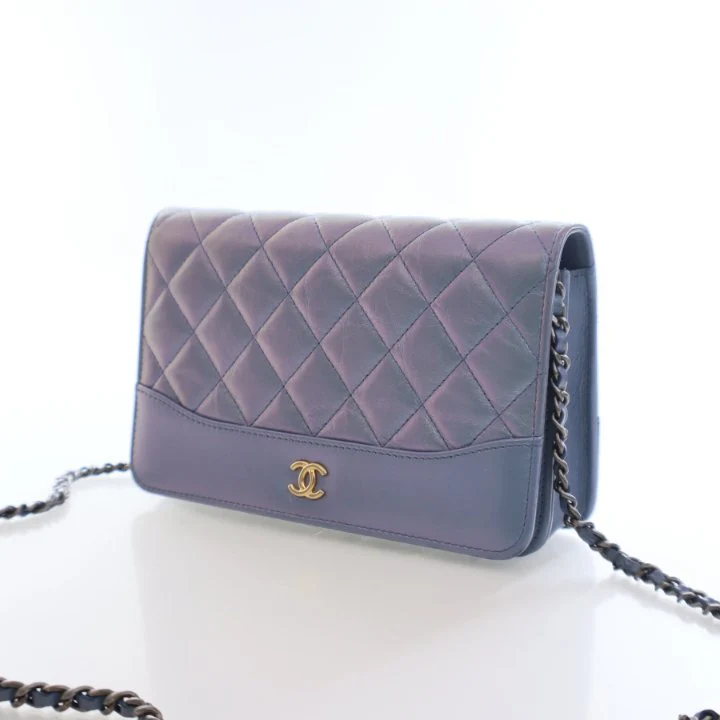 Chanel Calfskin Gabrielle Wallet On Chain (WOC) - Image 3
