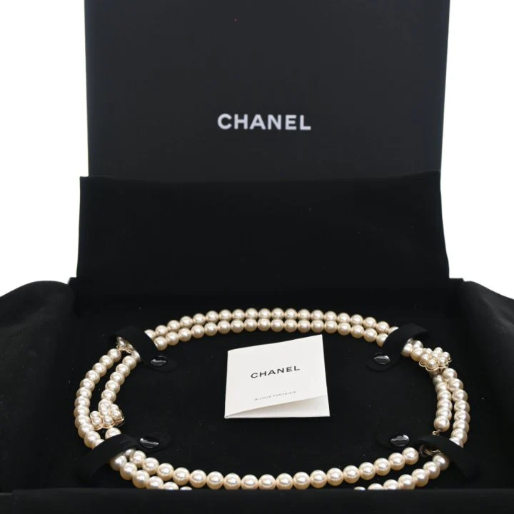 Chanel CC Cluster Pearl Necklace - Image 12