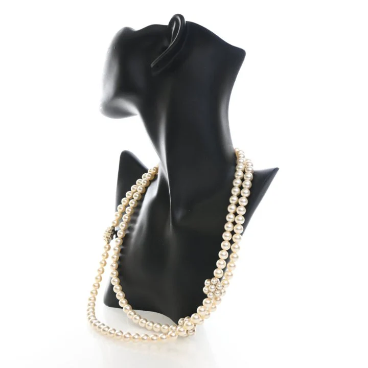 Chanel CC Cluster Pearl Necklace - Image 3
