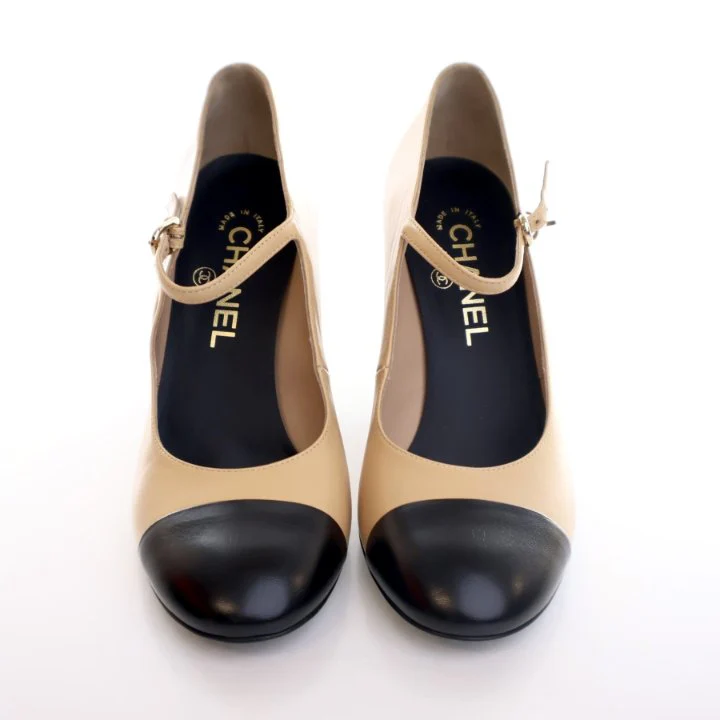 Chanel CC Pearl Mary Jane Pumps Sz 38 - Image 5