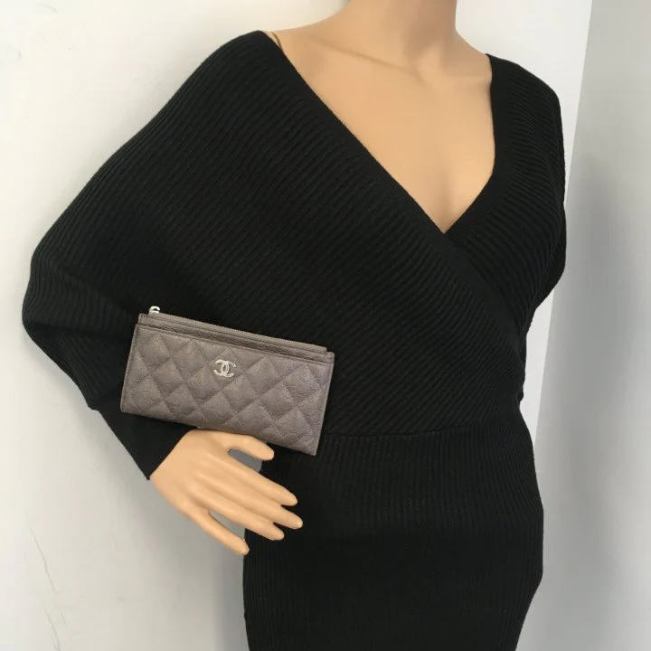 Chanel Grey Camellia Quilted Lambskin Zip Pouch - Image 15