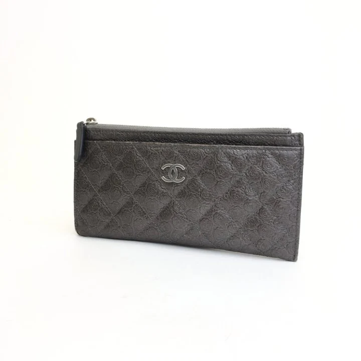 Chanel Grey Camellia Quilted Lambskin Zip Pouch - Image 4