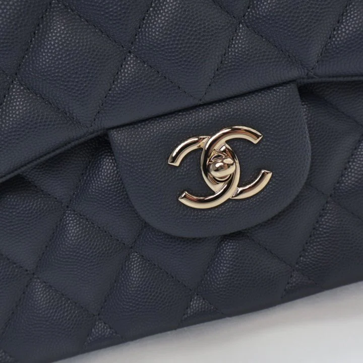 Chanel Jumbo Caviar Classic Double Flap Bag - Image 4