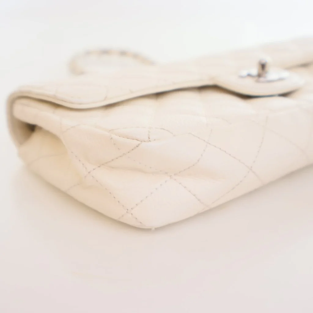 Chanel Medium Caviar East West Single Flap Bag - Image 7
