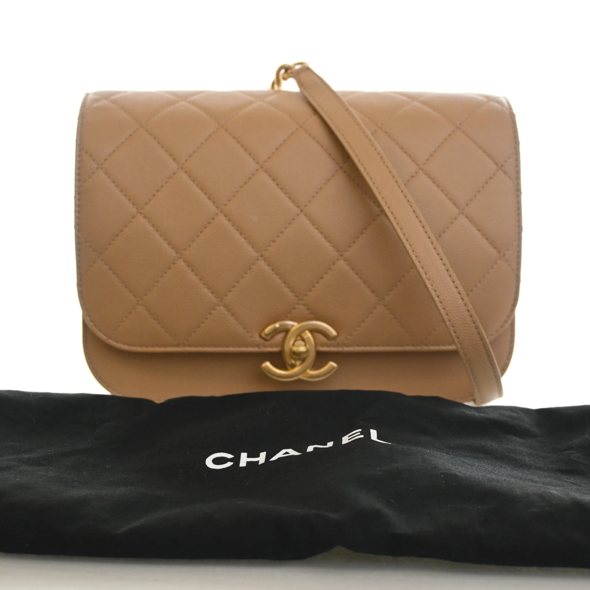 Chanel Medium Caviar Messenger - Image 17