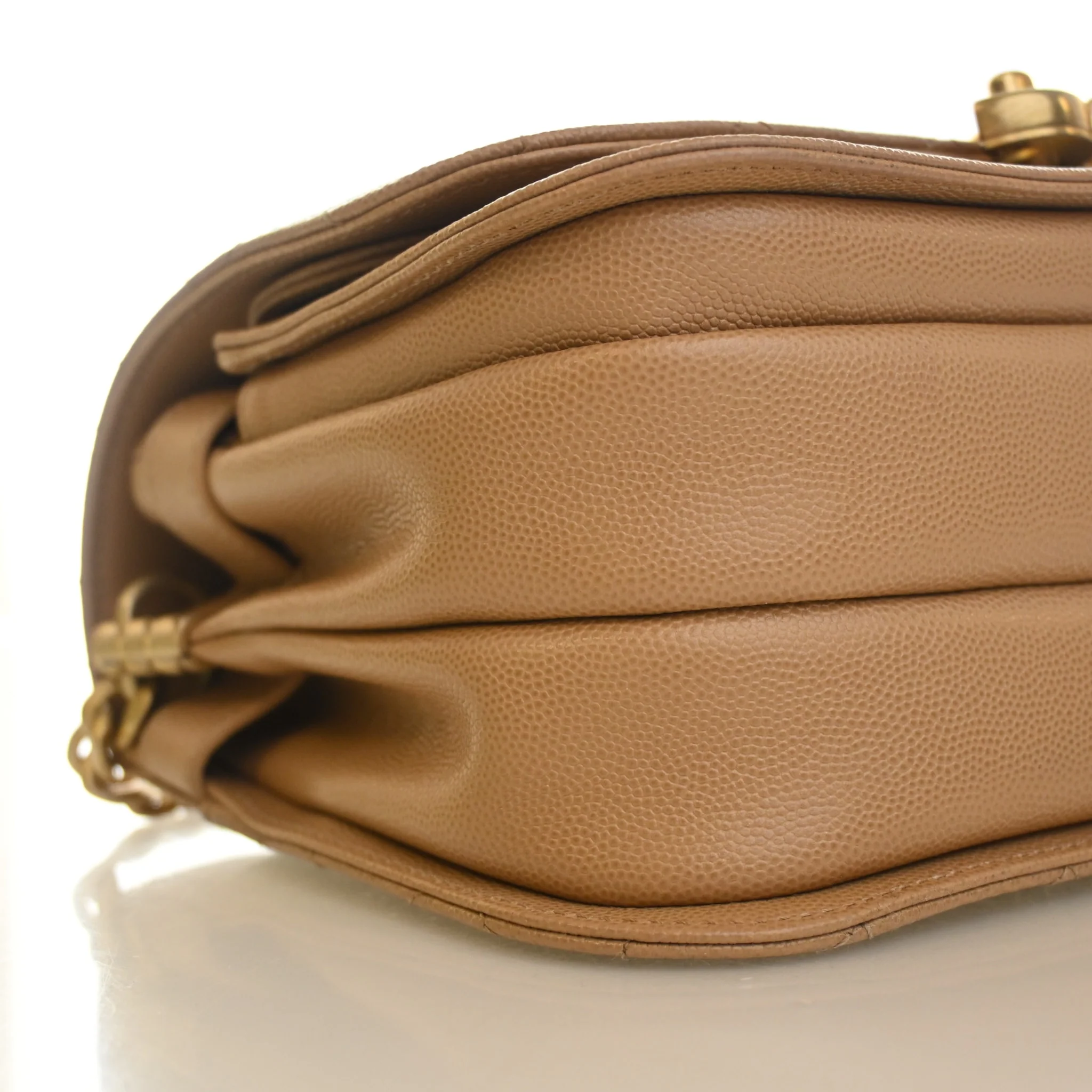 Chanel Medium Caviar Messenger - Image 6