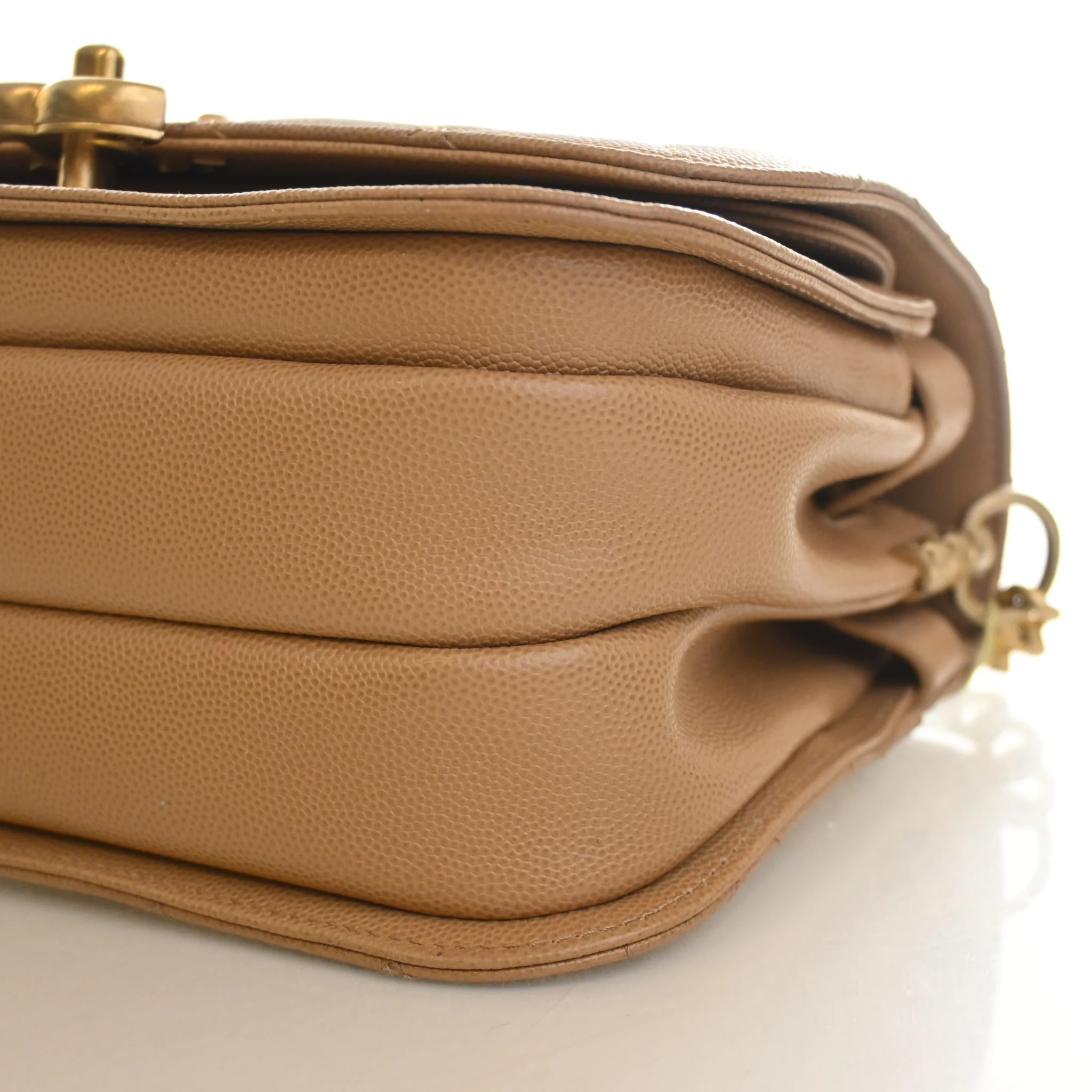 Chanel Medium Caviar Messenger - Image 8