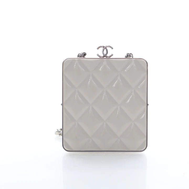 Chanel Mini Crinkled Calfskin Acrylic CC Kiss-Lock Clutch With Chain - Image 11