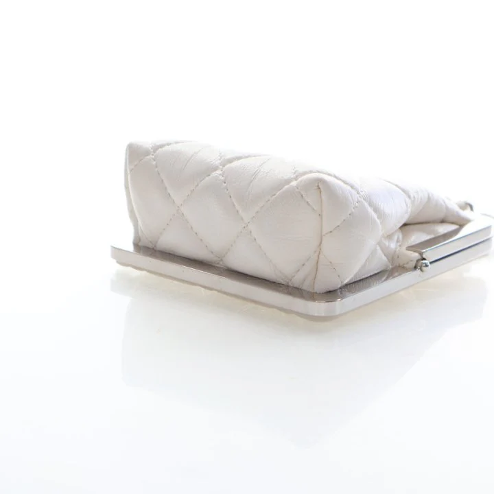 Chanel Mini Crinkled Calfskin Acrylic CC Kiss-Lock Clutch With Chain - Image 7