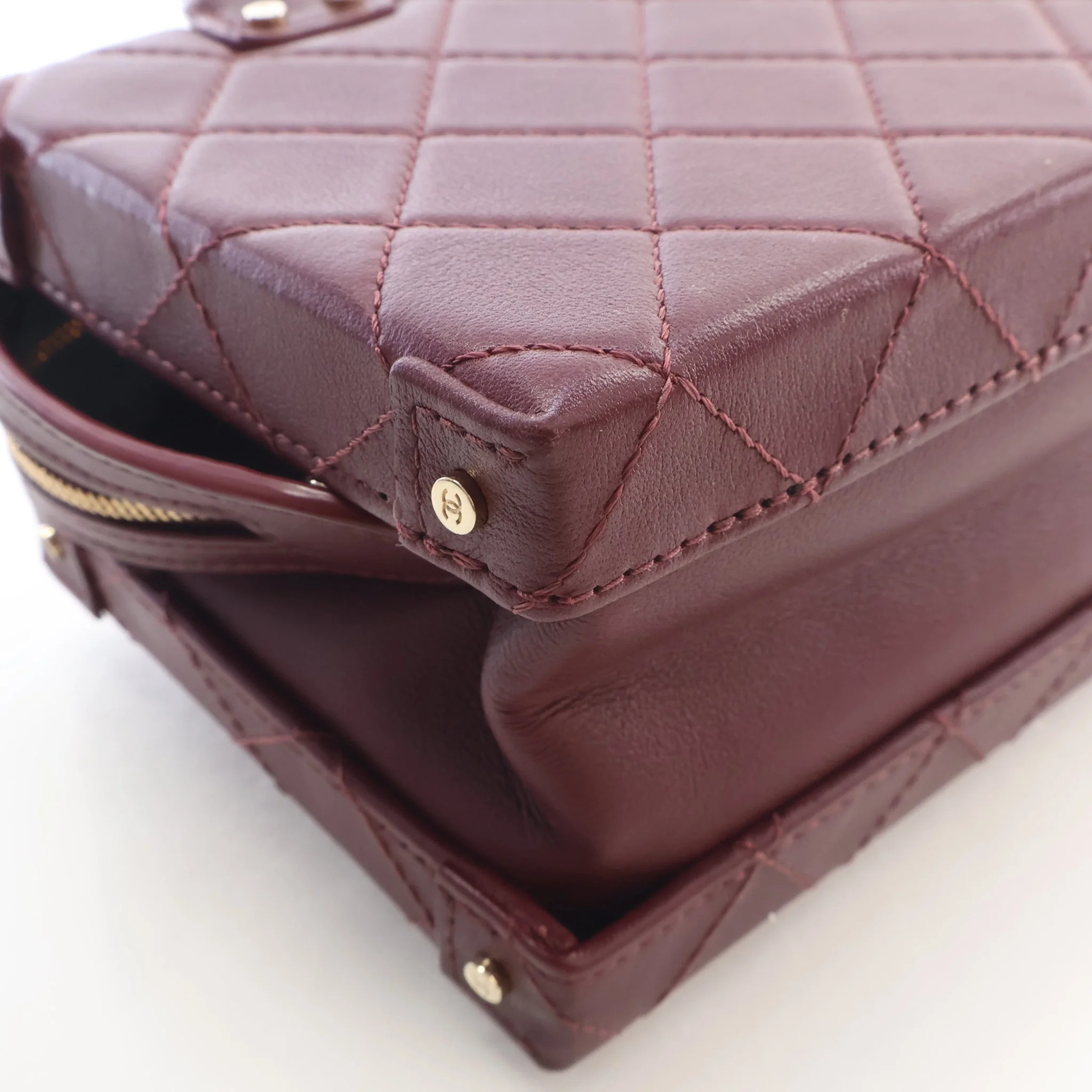 Chanel Small Lambskin Coco Vault Vanity Case - Image 12