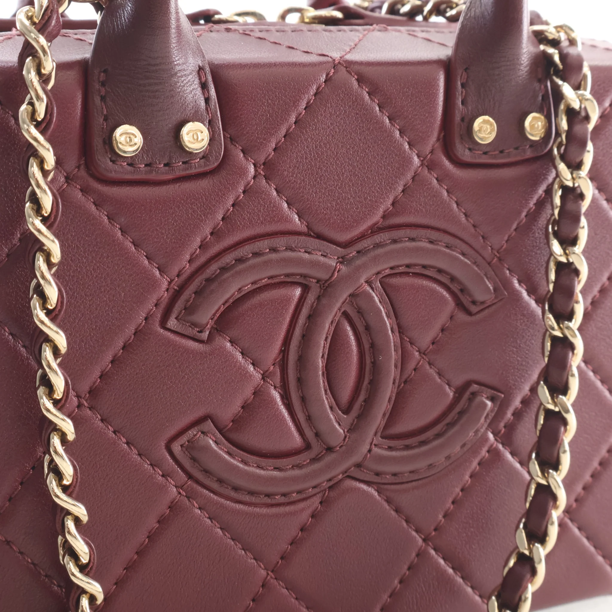 Chanel Small Lambskin Coco Vault Vanity Case - Image 4