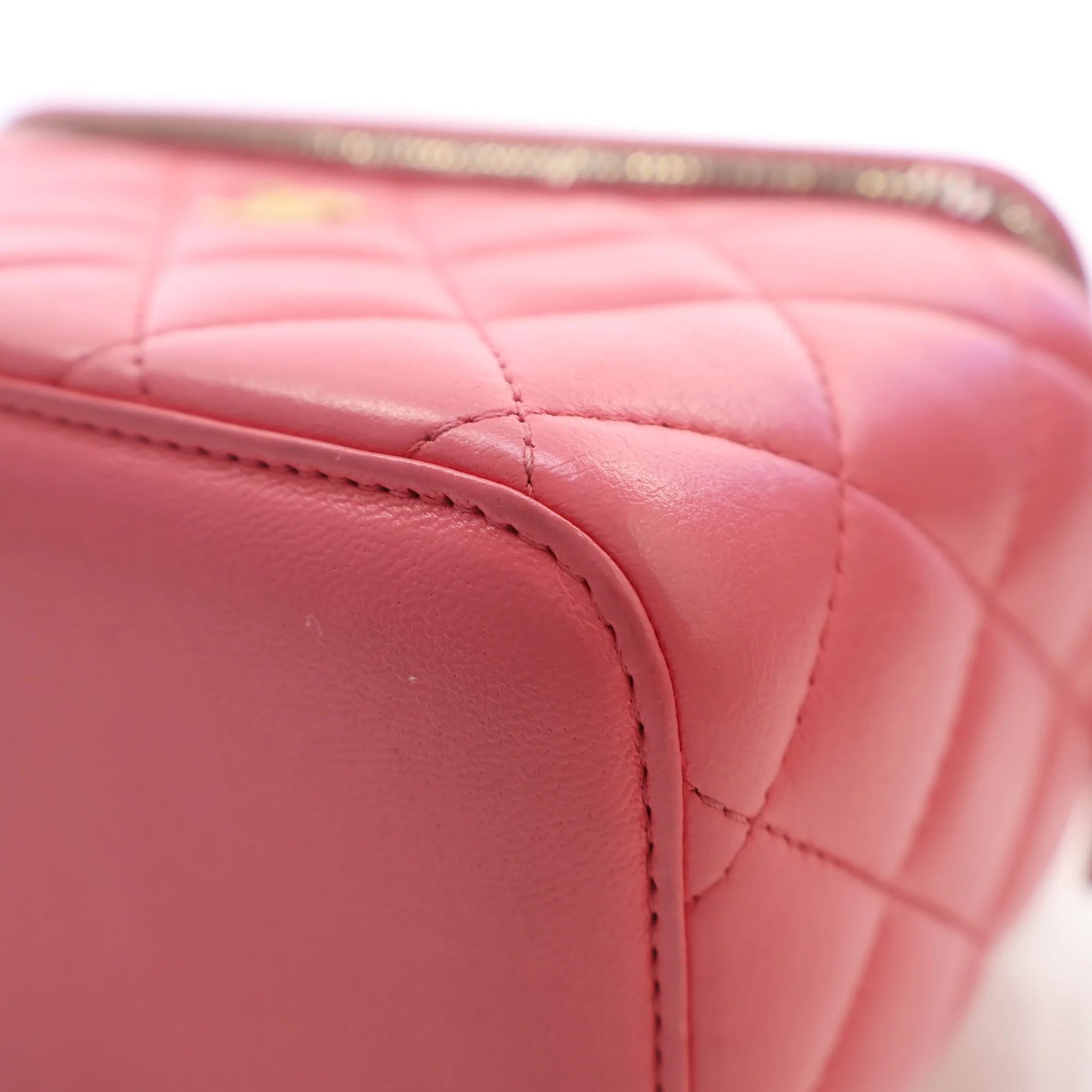Chanel Small Lambskin Pearl Crush Vanity Bag - Image 9