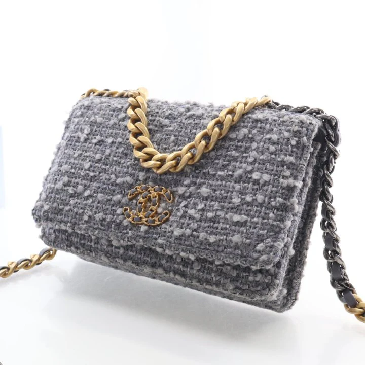Chanel Tweed 19 Wallet On Chain (WOC) - Image 3