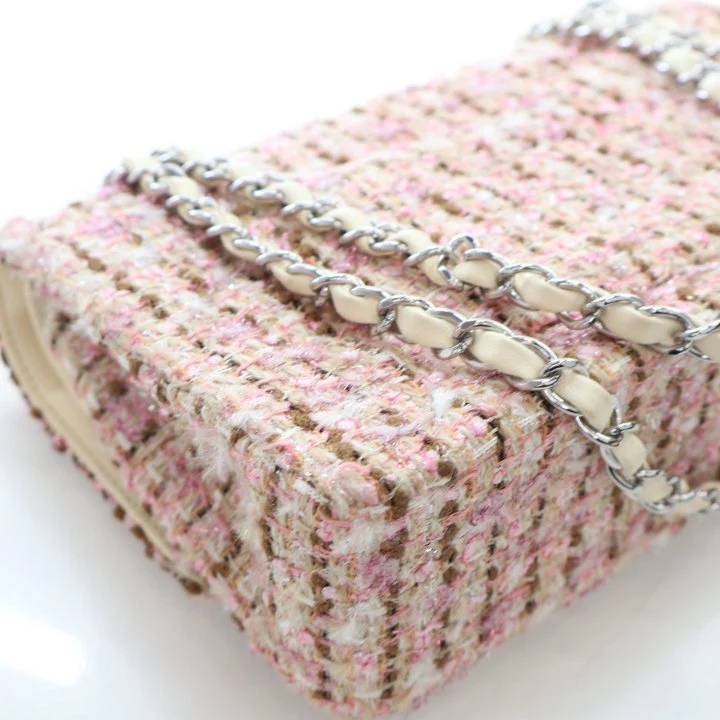 Chanel Vintage Medium Tweed Classic Flap Bag - Image 18