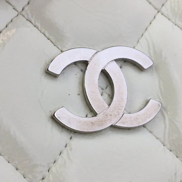 Chanel Vintage White Patent Quilted Timeless Tote - Image 4
