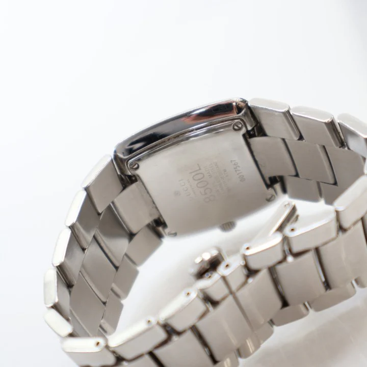 Gucci Silver Watch - Image 11