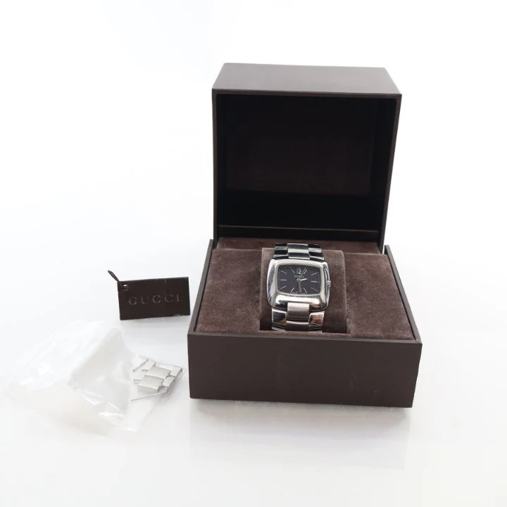 Gucci Silver Watch - Image 12