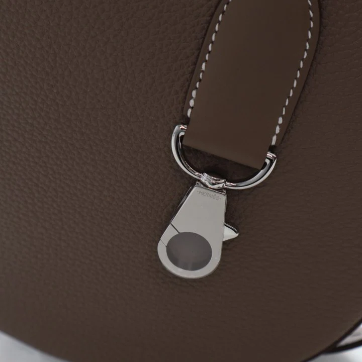 Hermes Etoupe Togo Arcon Slim - Image 4