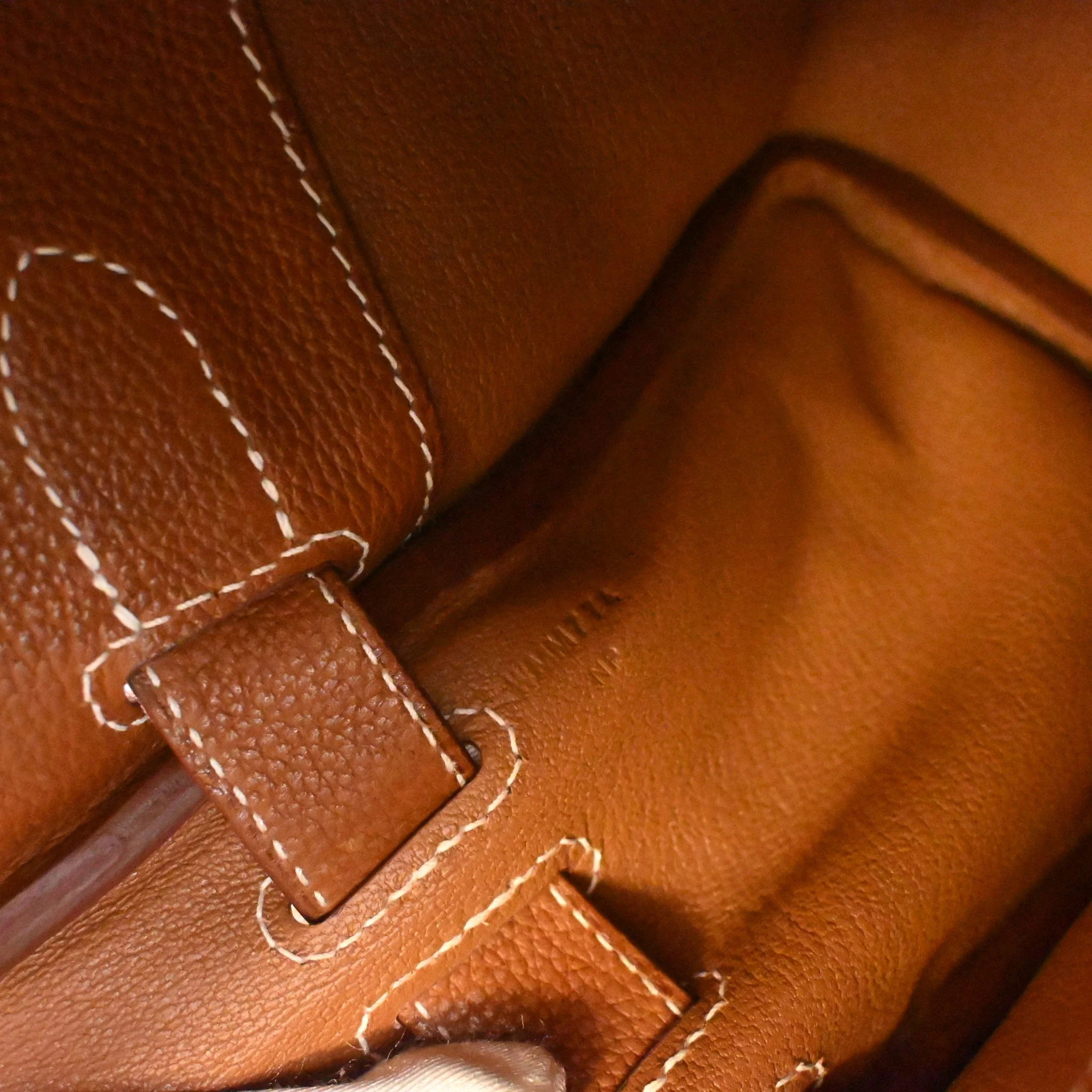 Hermes Gold Barenia Kelly Messenger PM - Image 14