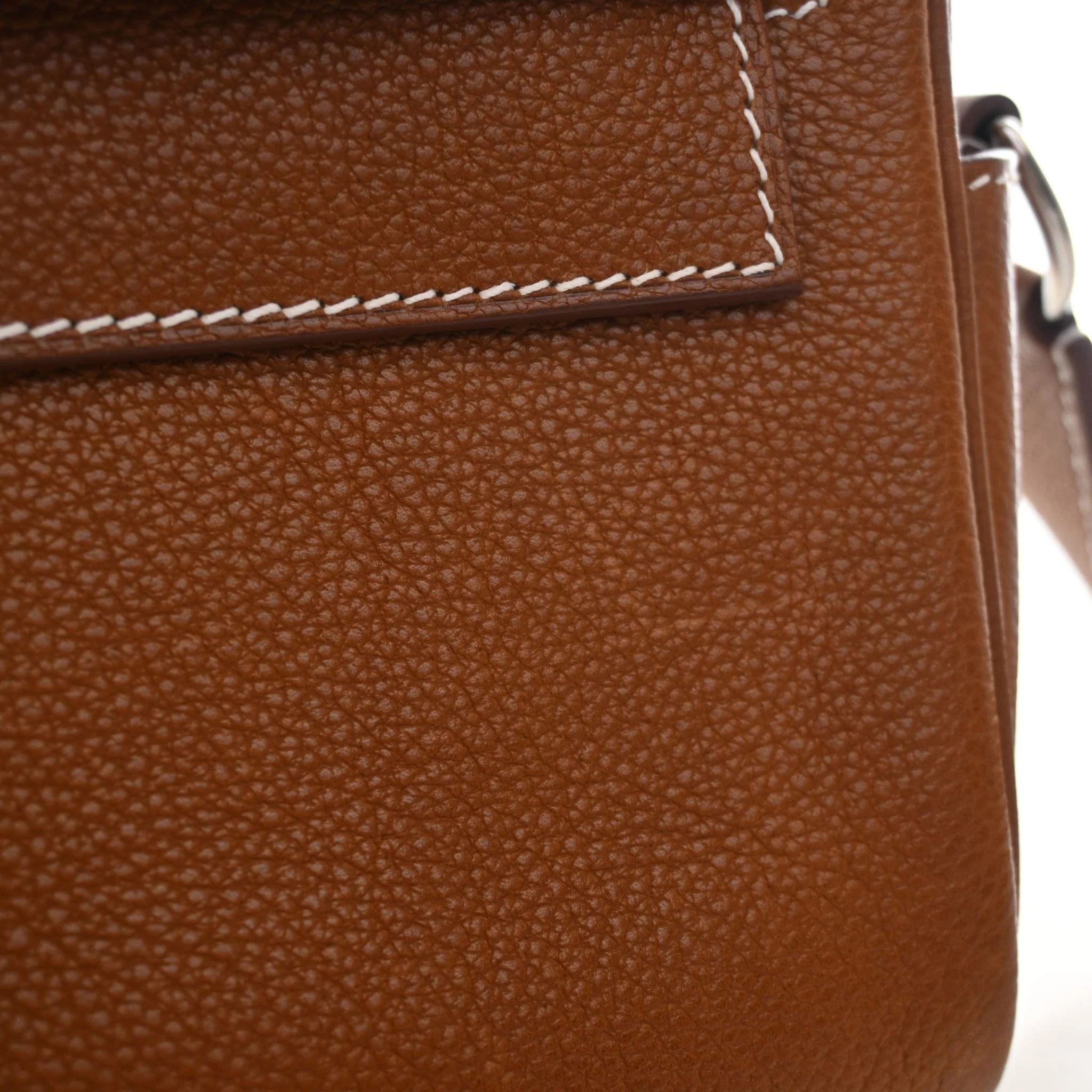 Hermes Gold Barenia Kelly Messenger PM - Image 15