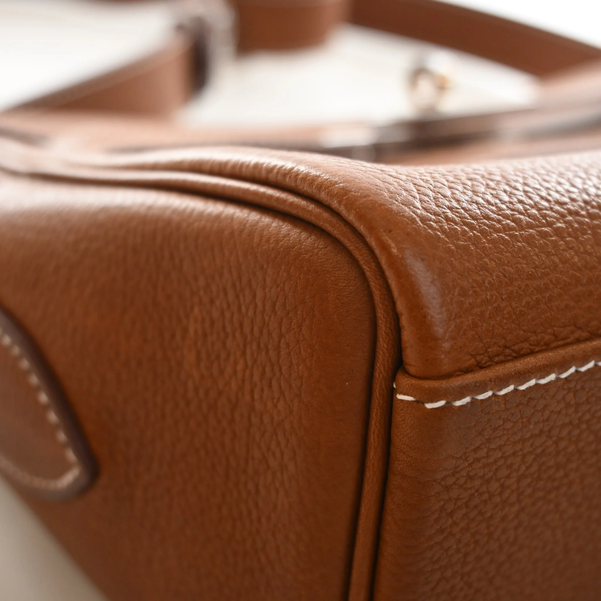 Hermes Gold Barenia Kelly Messenger PM - Image 18