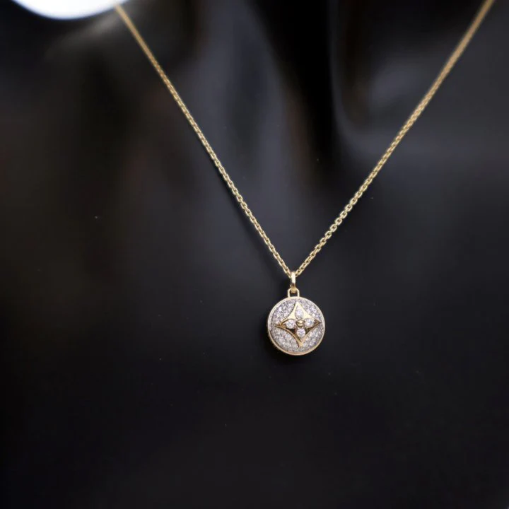 Louis Vuitton 18K Yellow Gold Diamond Blossom Pendant - Image 5