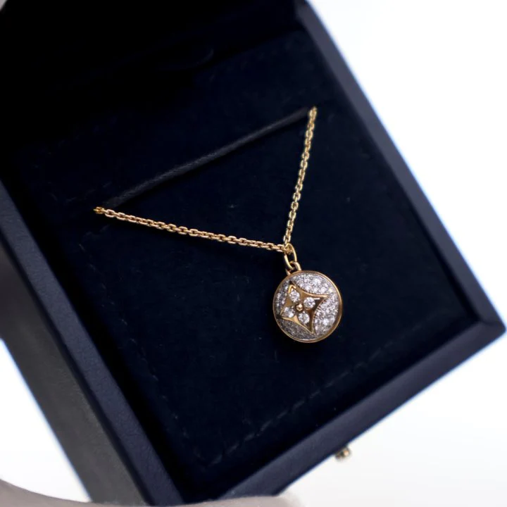 Louis Vuitton 18K Yellow Gold Diamond Blossom Pendant - Image 9