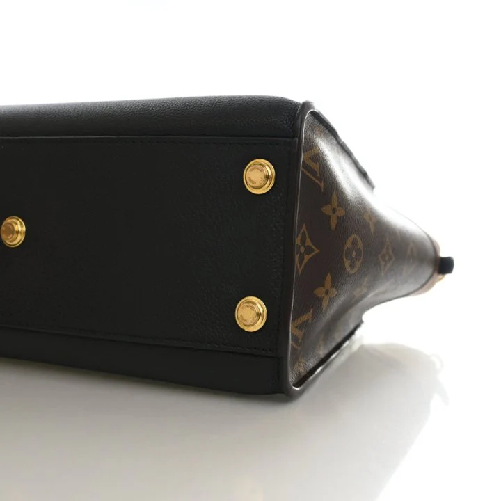 Louis Vuitton Calfskin On My Side MM - Image 8