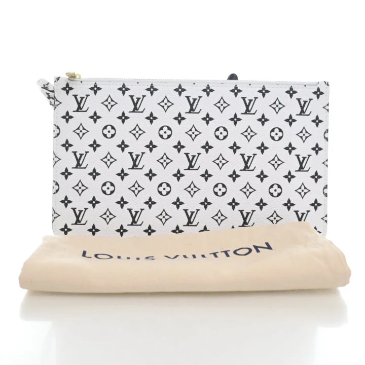 Louis Vuitton Monogram Giant Neverfull Pochette - Image 12