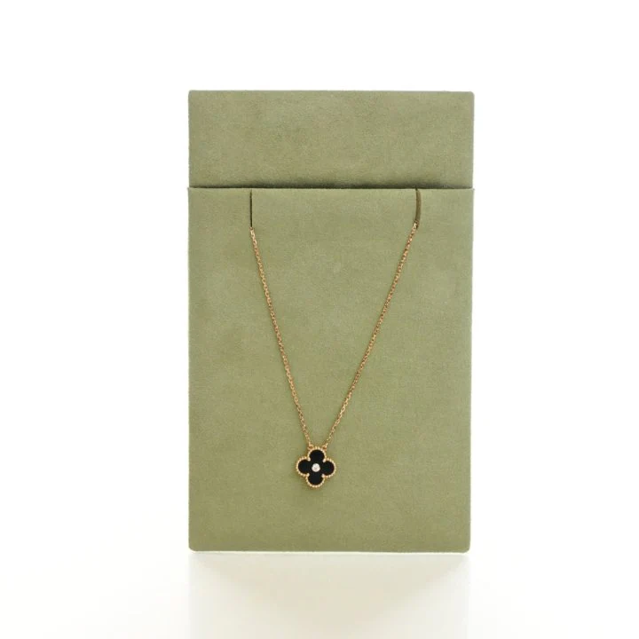 Van Cleef & Arpels Holiday 2016 Onyx Vintage Alhambra Pendant Necklace - Image 5