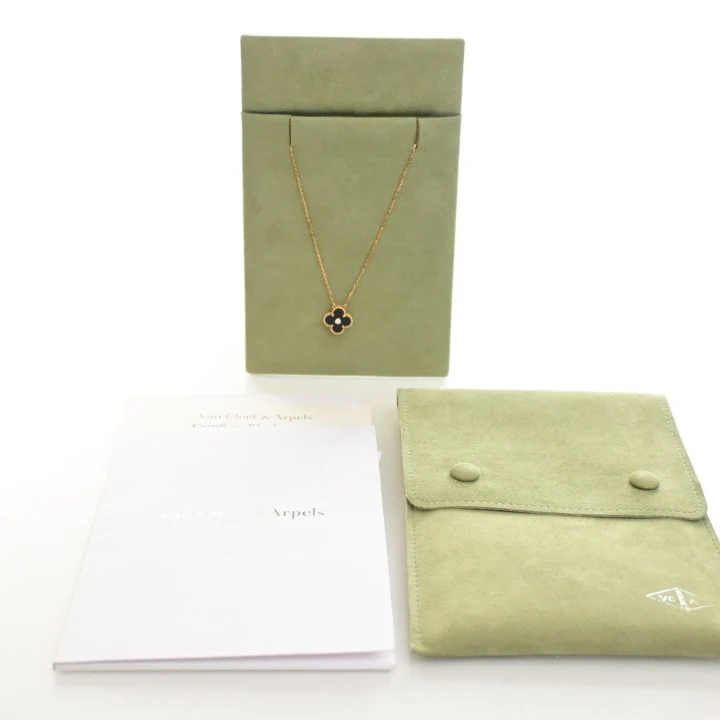 Van Cleef & Arpels Holiday 2016 Onyx Vintage Alhambra Pendant Necklace - Image 7